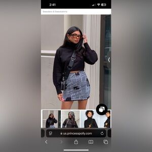 Princess Polly Black Cropped Turtle Neck (Size 4 or small)